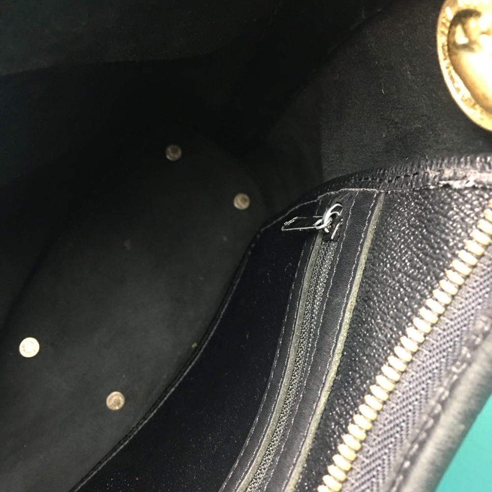 Dooney & Bourke Black Leather Vintage Hobo Bag - Picture 6 of 7